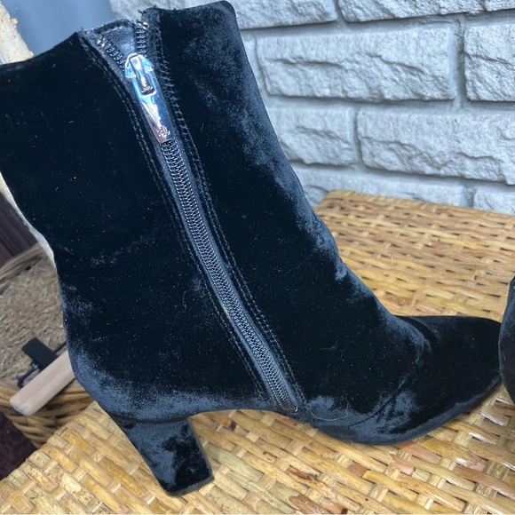 Ralph Lauren Bridgett Velvet Ankle Booties - Picture 4 of 9